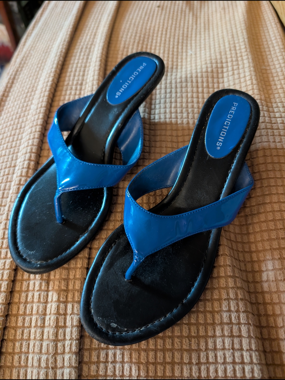 PREDICTIONS Blue Patent Thong Sandals for Women